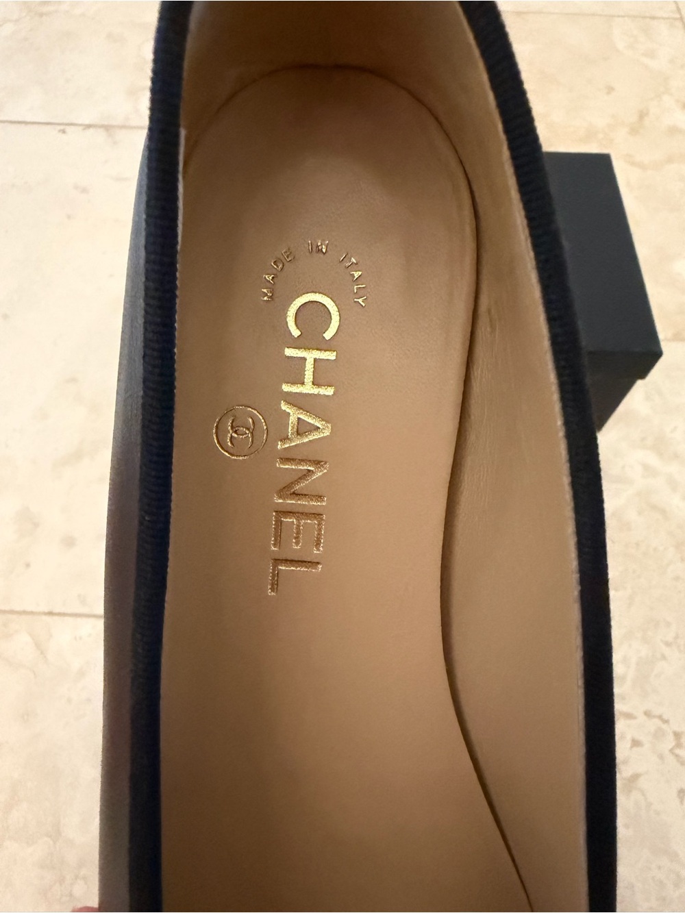 CHANEL Black Patent Cap-Toe Bow Ballet Flats - Picture 4 of 10